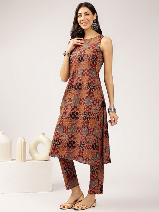 Ethnic Floral Printed Round Neck Sleeveless Side Slits Kurta with Trouser