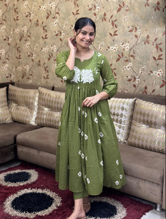 Women Green Cotton Rayon Kurta Pant Set