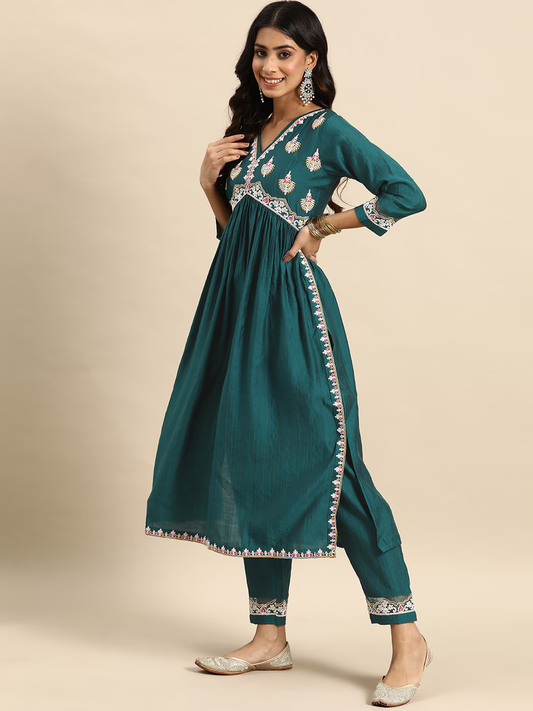 Women Ethnic Motifs Yoke Design Pleated Thread Work Kurta with Trousers