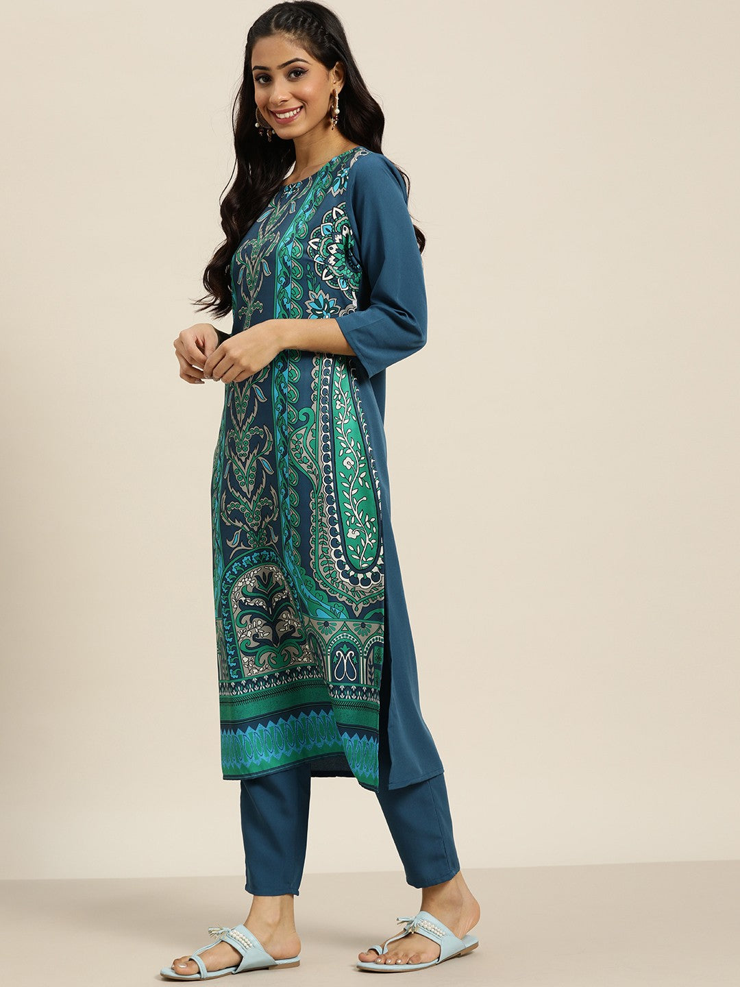 Women Blue Ethnic Motifs Printed Kurta with Solid Trousers