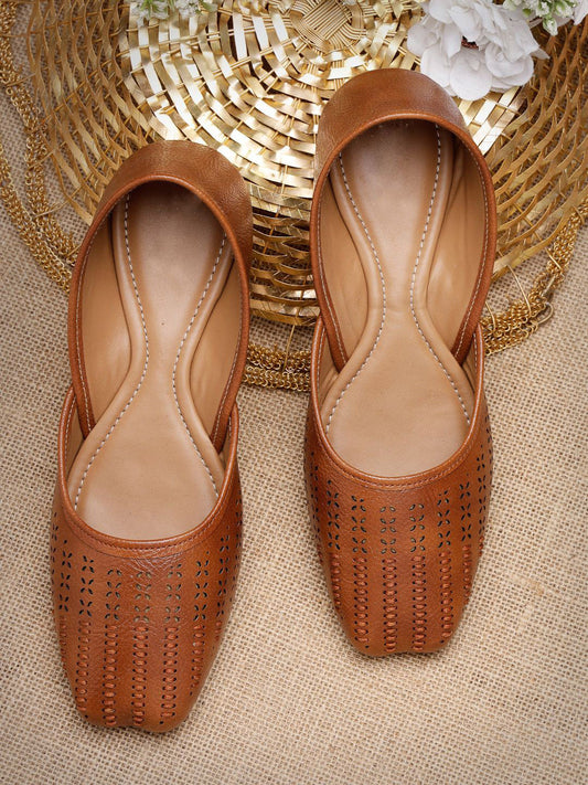 Women Textured Round Toe Mojaris Flats
