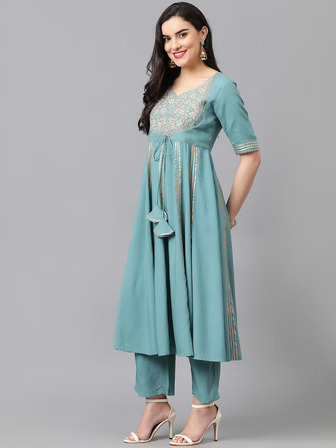 Women Floral Embroidered Regular Thread Work Kurta with Trousers & With Dupatta