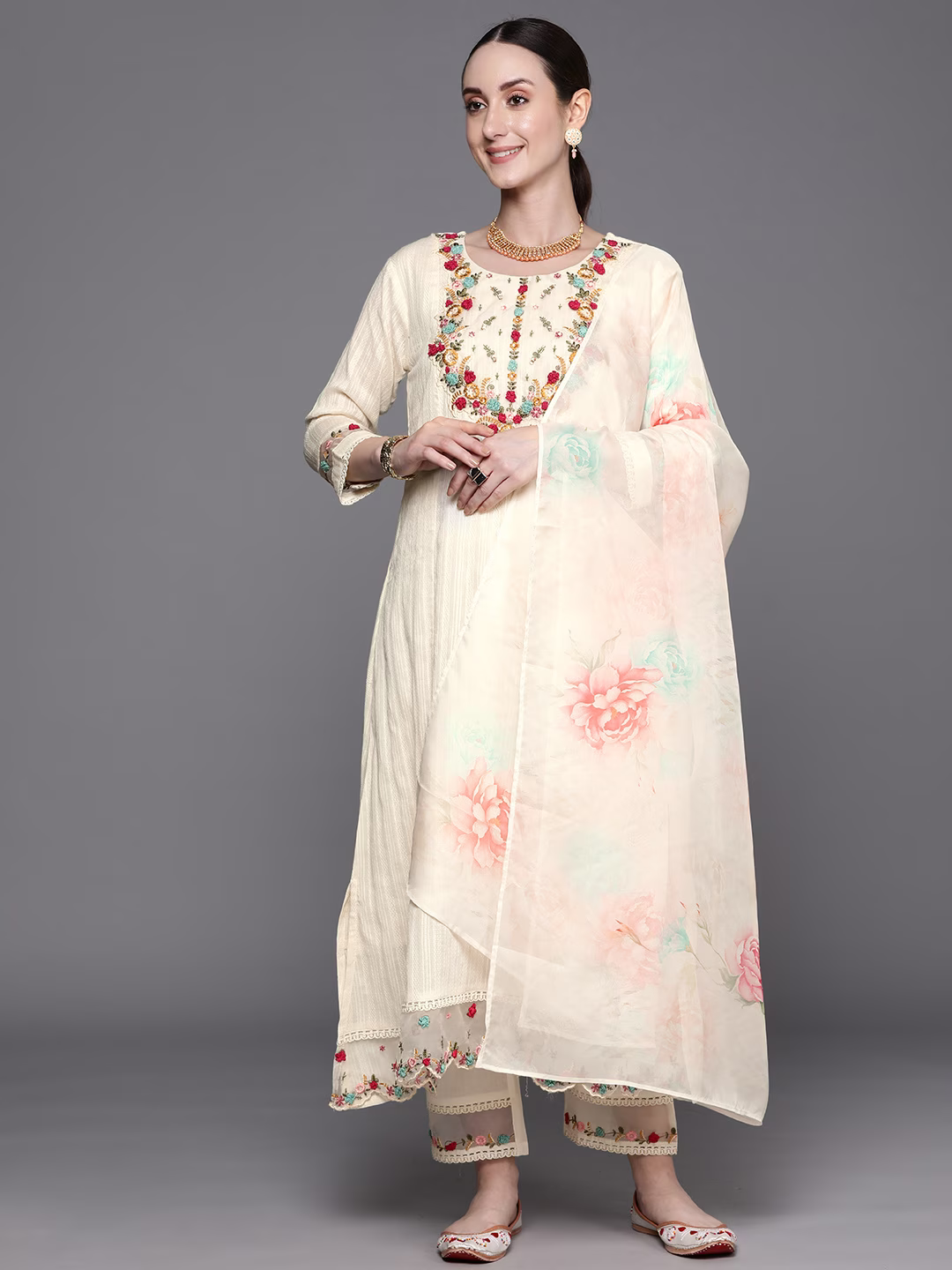 Women Floral Embroidered Regular Thread Work Kurta With Trousers & Dupatta