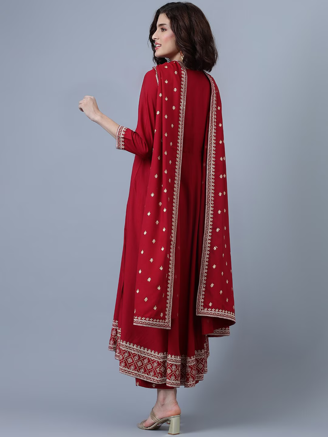 Ethnic Motifs Embroidered Thread Work Anarkali Kurta With Trousers & Dupatta