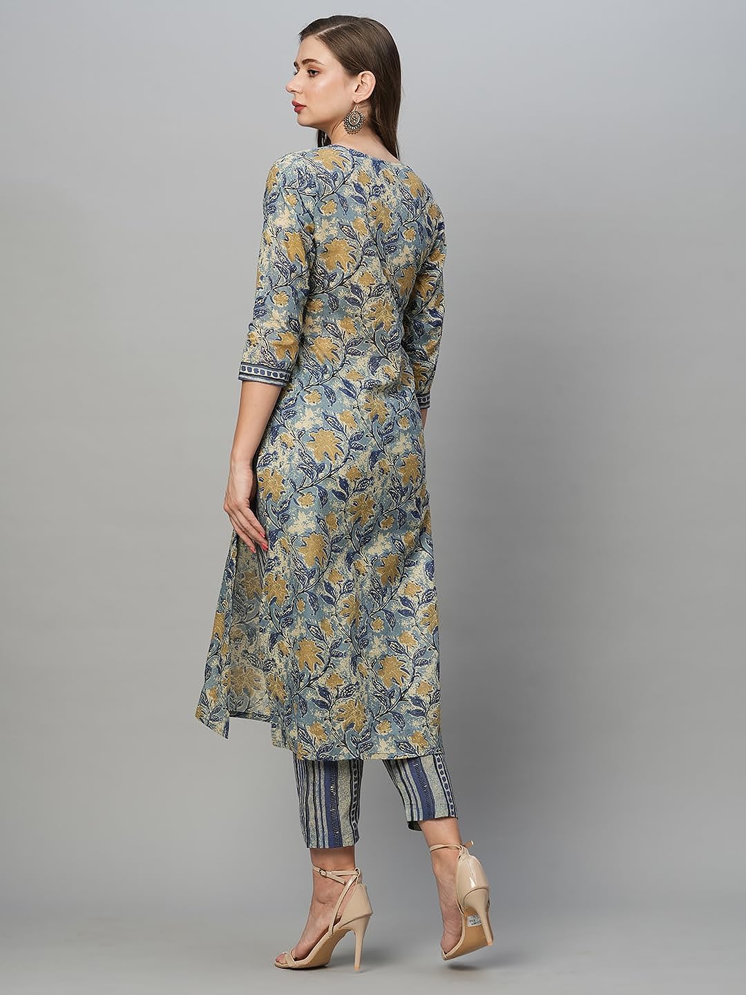 Women's Floral Cotton Blend Straight Printed Kurta with Pant Set