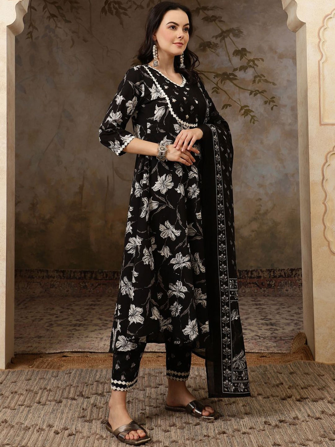 Women Printed Pure Cotton Kurta & Trouser With Dupatta