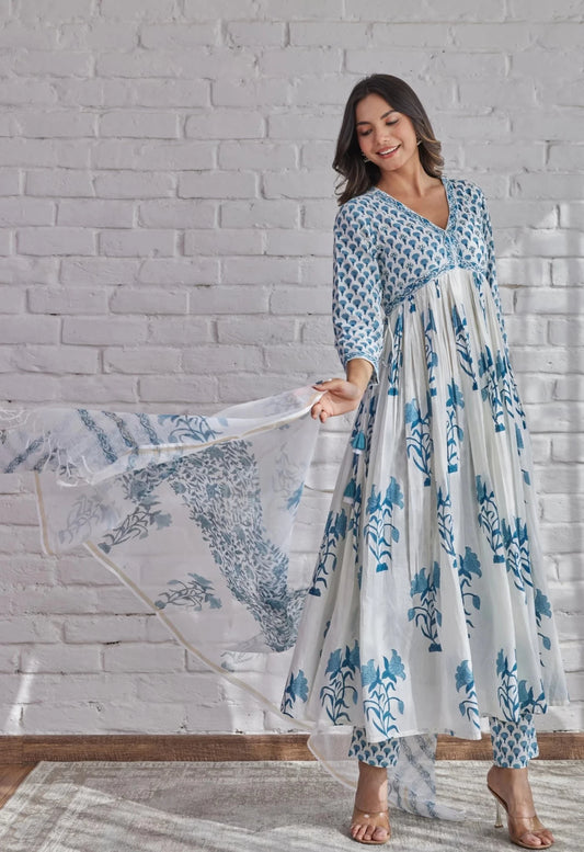 Women Cotton,White Blue Floral Kurta set (A-line Cut)