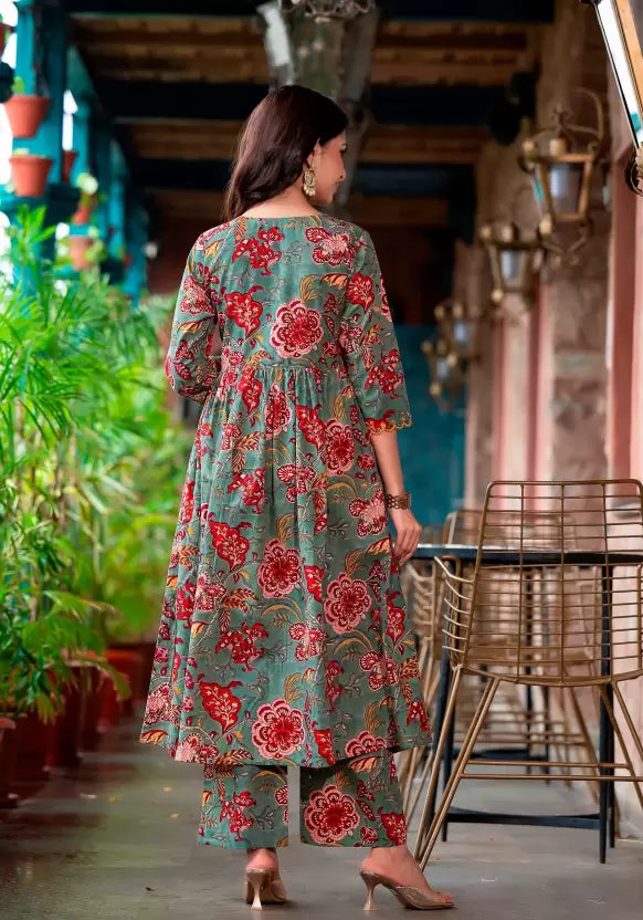 Women Floral Green & Red Viscose Rayon Kurta Pant Dupatta Set