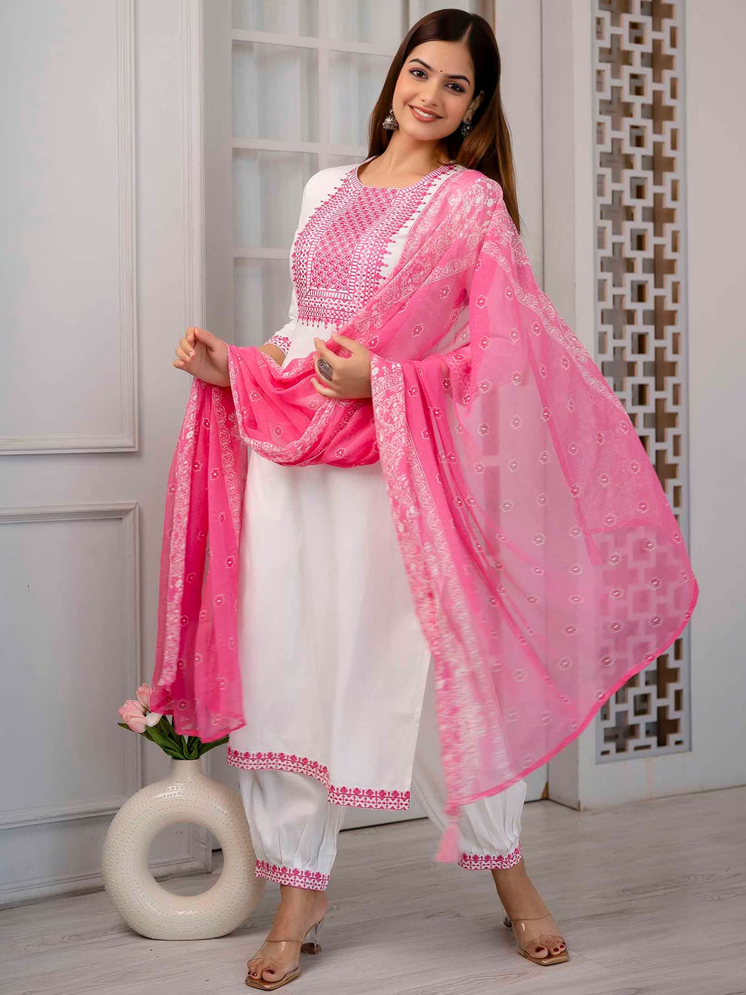 White Ethnic Motifs Embroidered Regular Thread Work Kurta with Salwar & With Dupatta