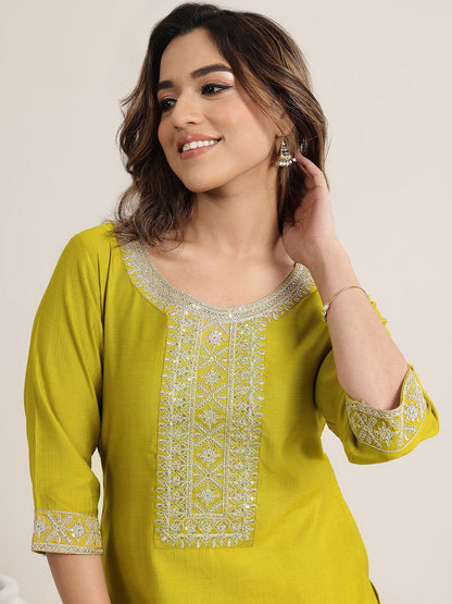 Women Floral Yoke Design Kurta with Trousers & Dupatta