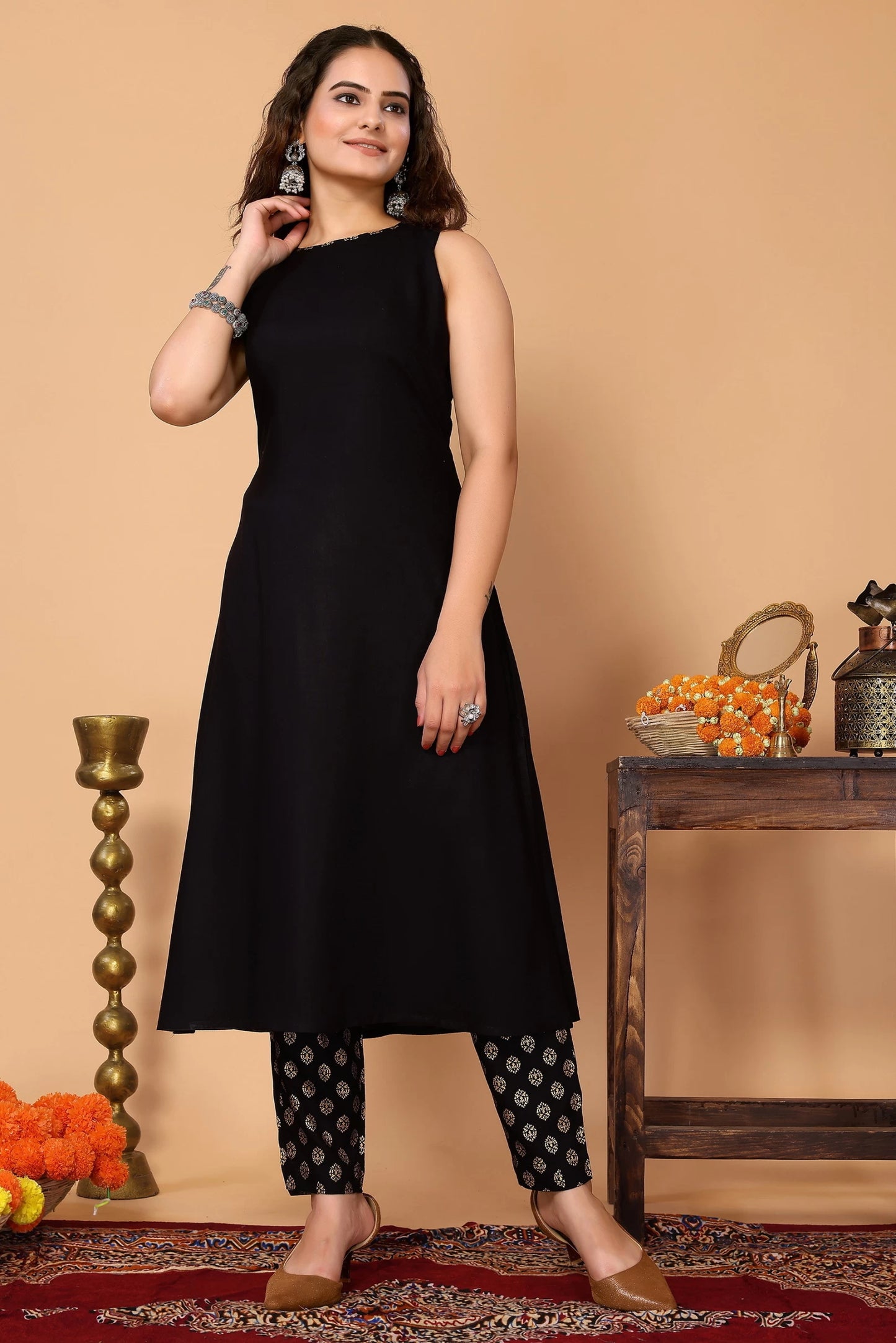 Women Black Viscose Rayon Kurta Pant Set