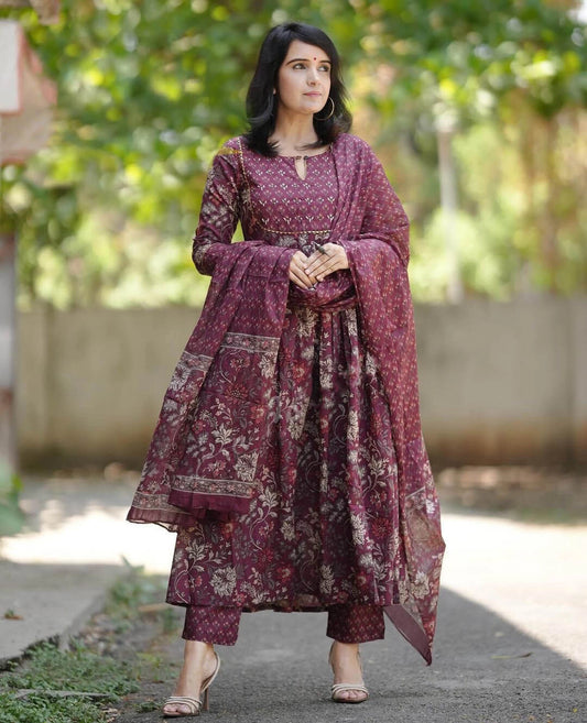 Women Maroon Viscose Rayon Kurta Pant Dupatta Set