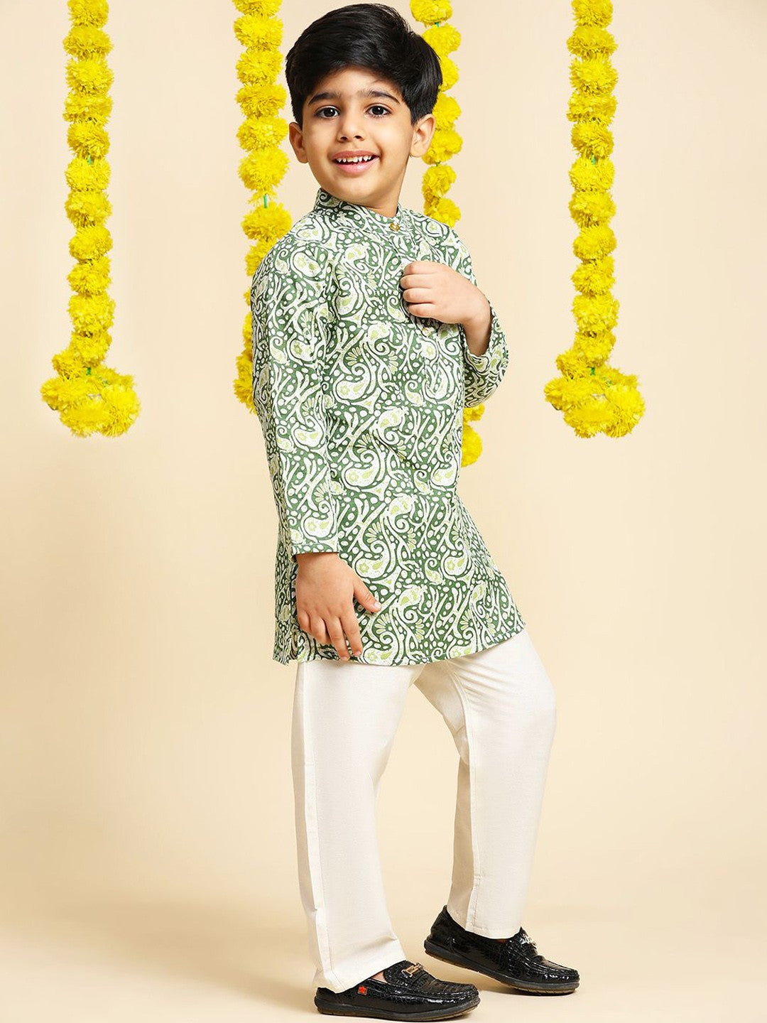 Boys Paisley Printed Mandarin Collar Pure Cotton Kurta With Trousers