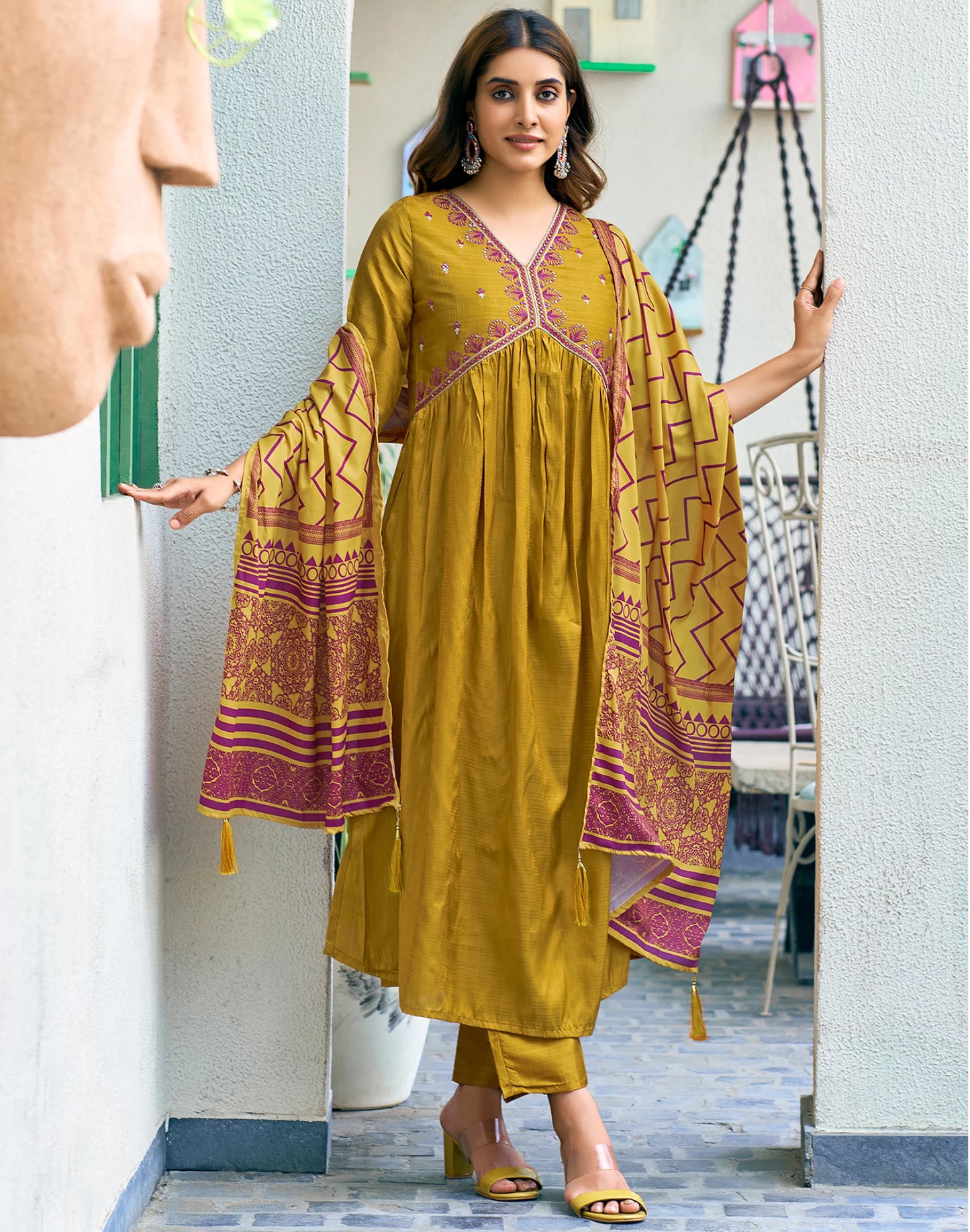 Women Silk Blend Kurta Pant Dupatta Set