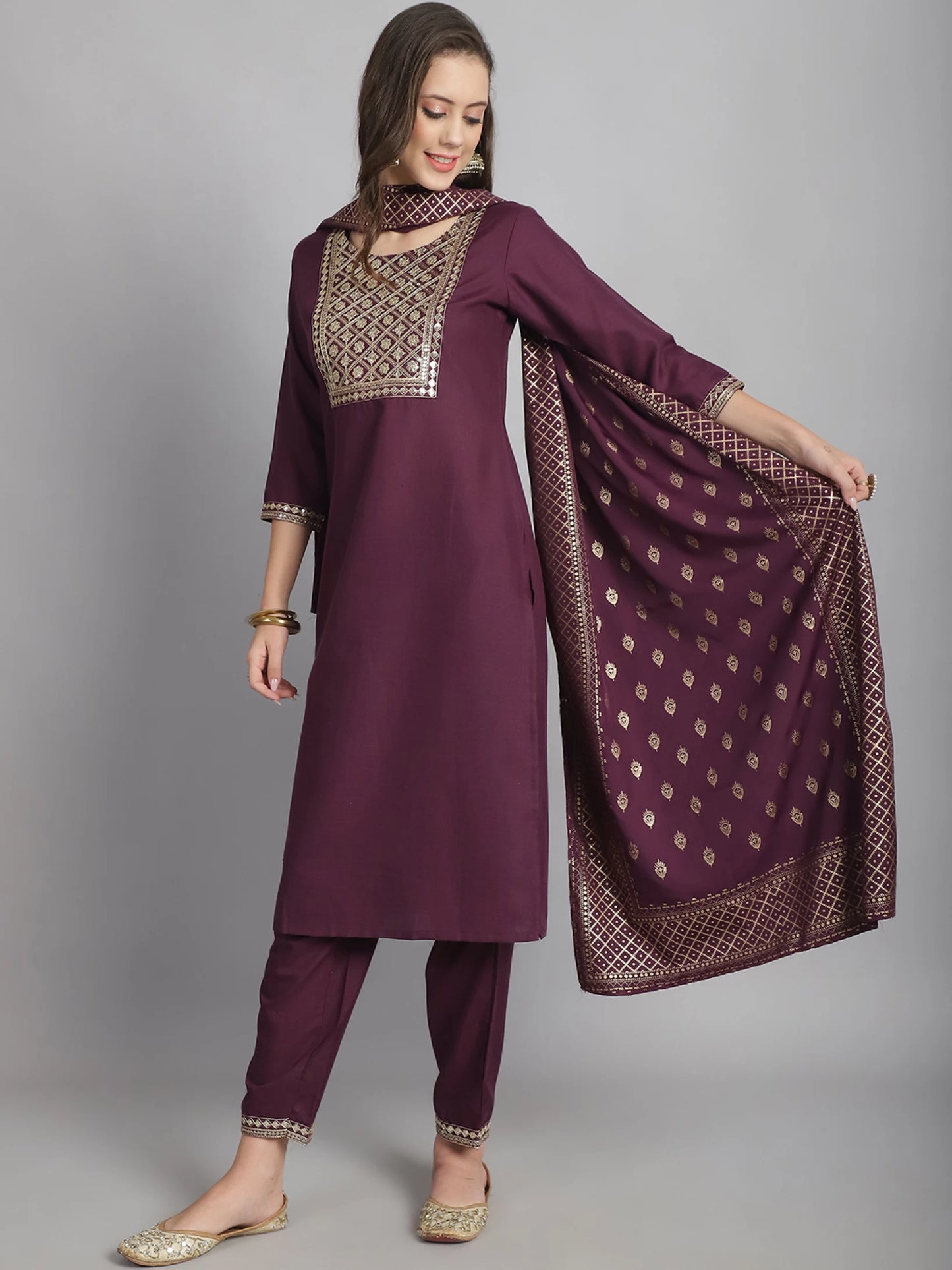 Women Cotton Blend Kurta Pant Dupatta Set