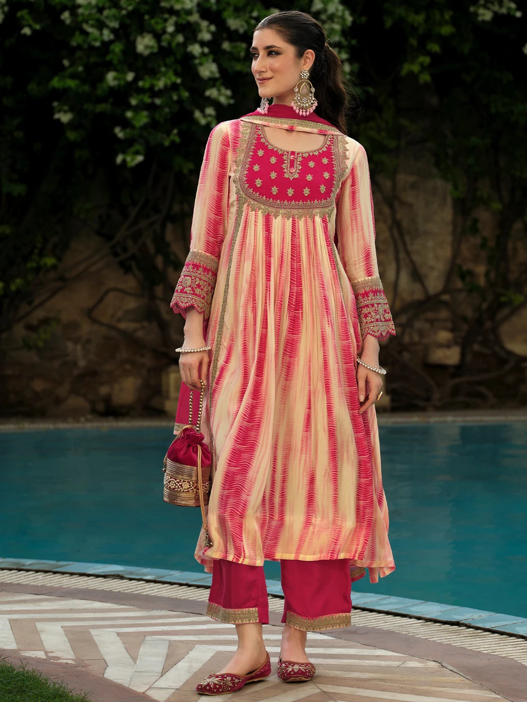 Women Silk Blend Kurta Pant Dupatta Set