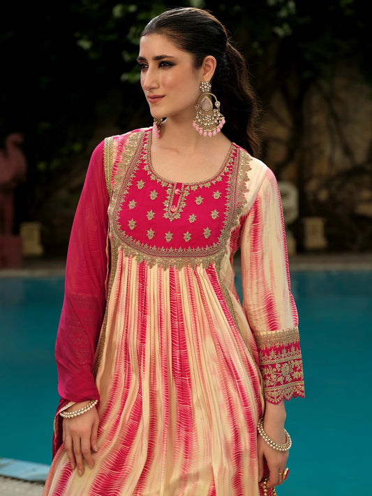Women Silk Blend Kurta Pant Dupatta Set