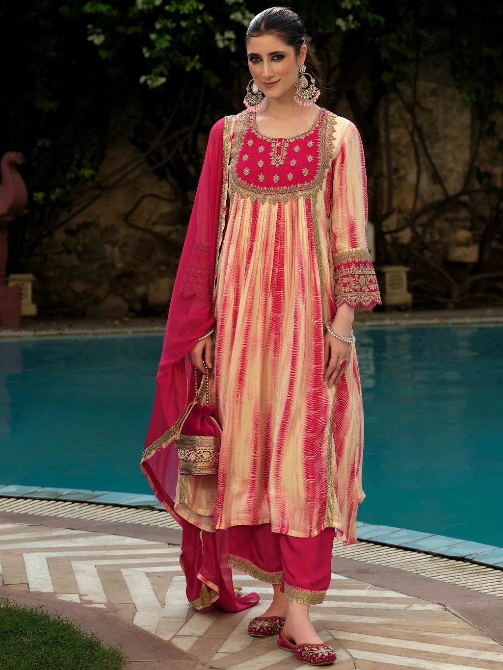 Women Silk Blend Kurta Pant Dupatta Set