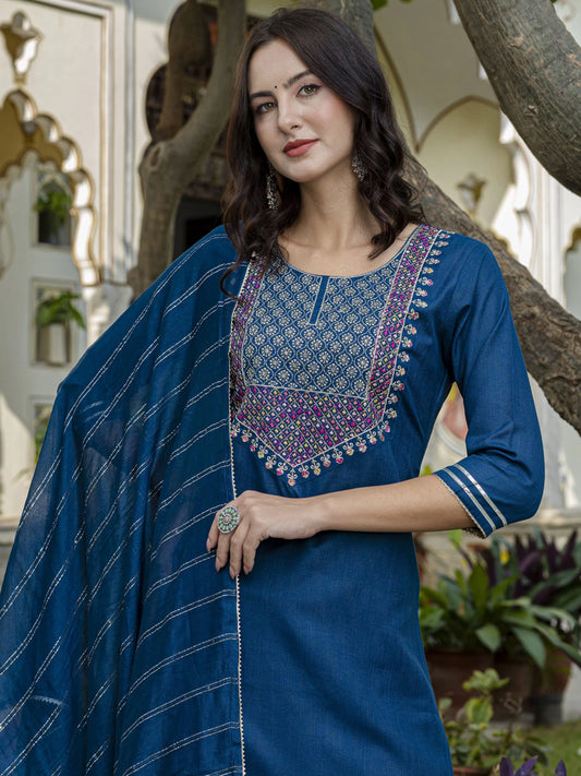 Women Silk Blend Kurta Pant Dupatta Set