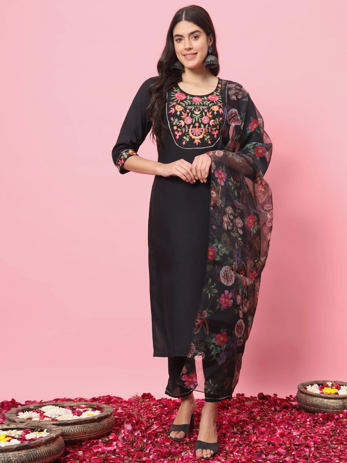 Women Cotton Blend Kurta Pant Dupatta Set