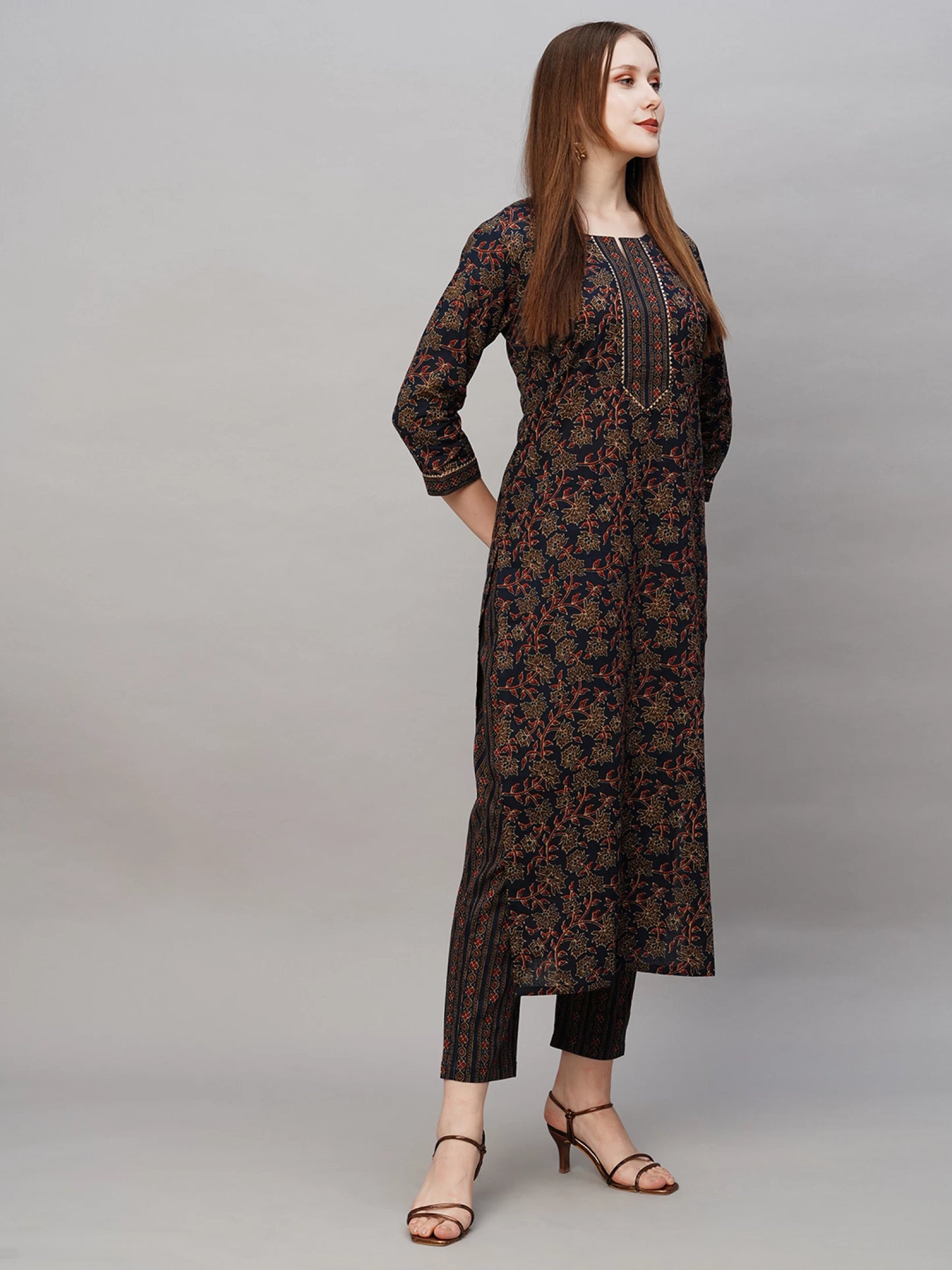 Women Cotton Blend Kurta Pant Set