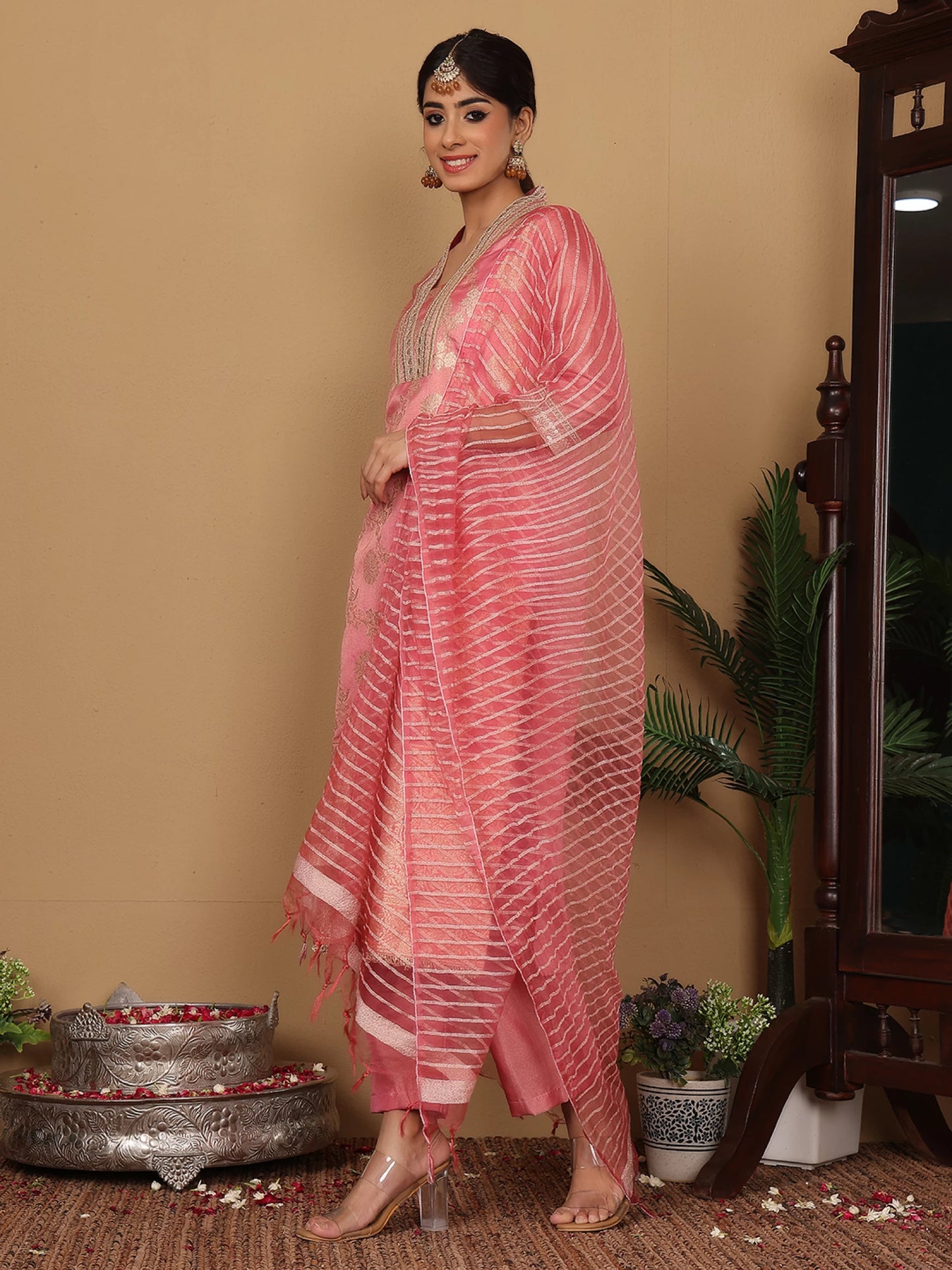 Women Silk Blend Kurta Pant Set