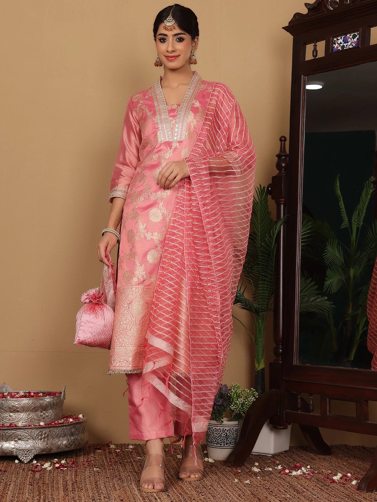 Women Silk Blend Kurta Pant Set