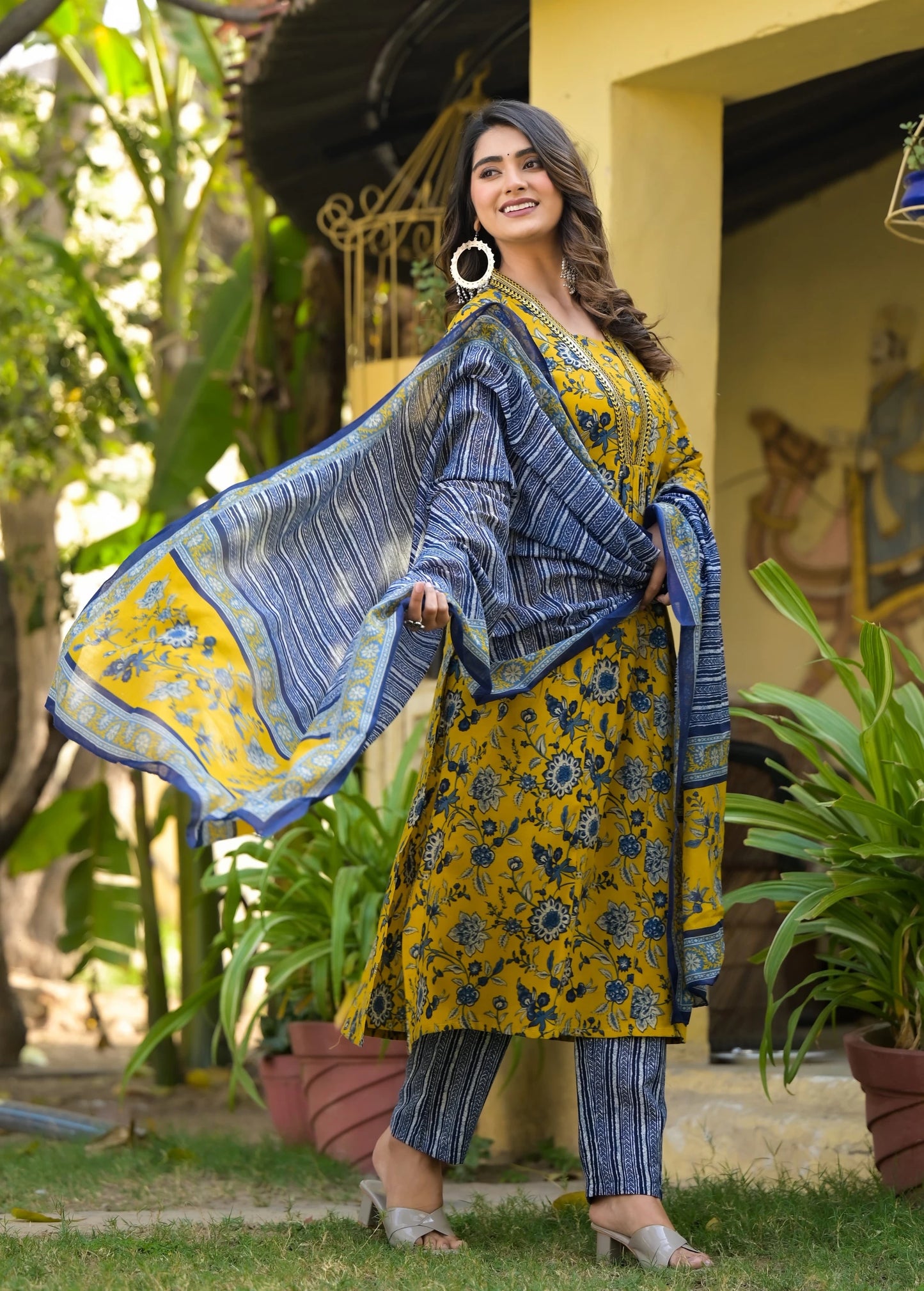 Women Viscose Rayon Kurta Pant Dupatta Set