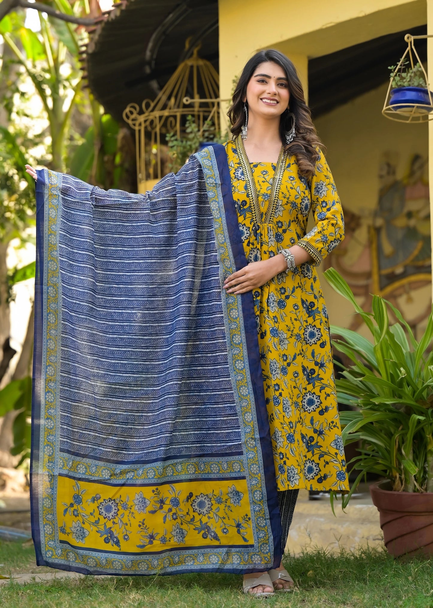 Women Viscose Rayon Kurta Pant Dupatta Set