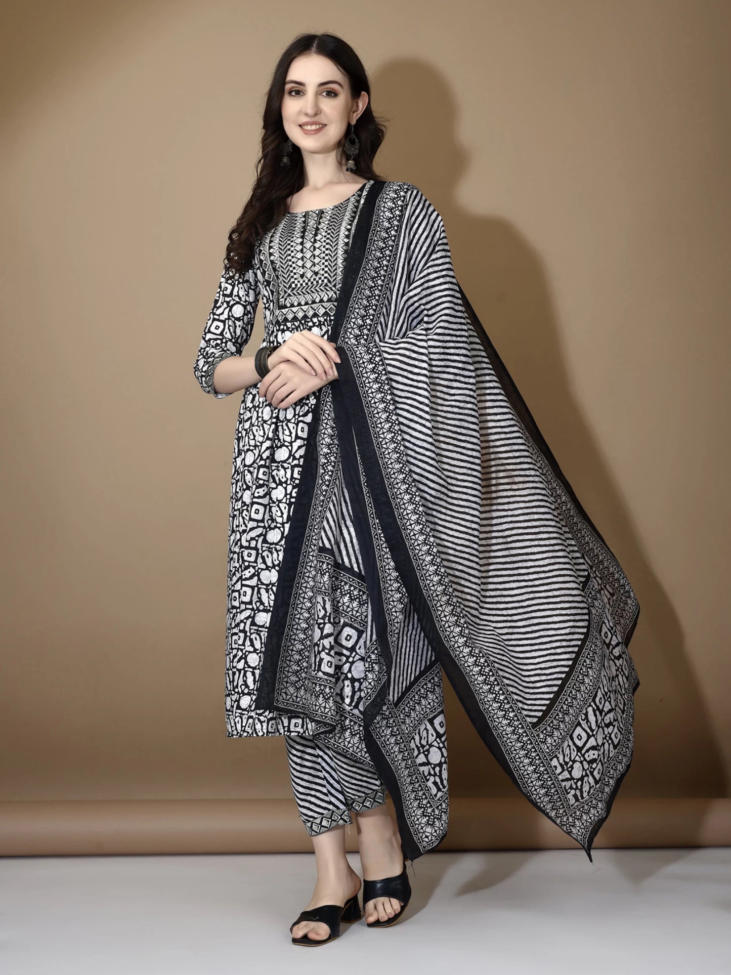 Women Viscose Rayon Kurta Pant Dupatta Set