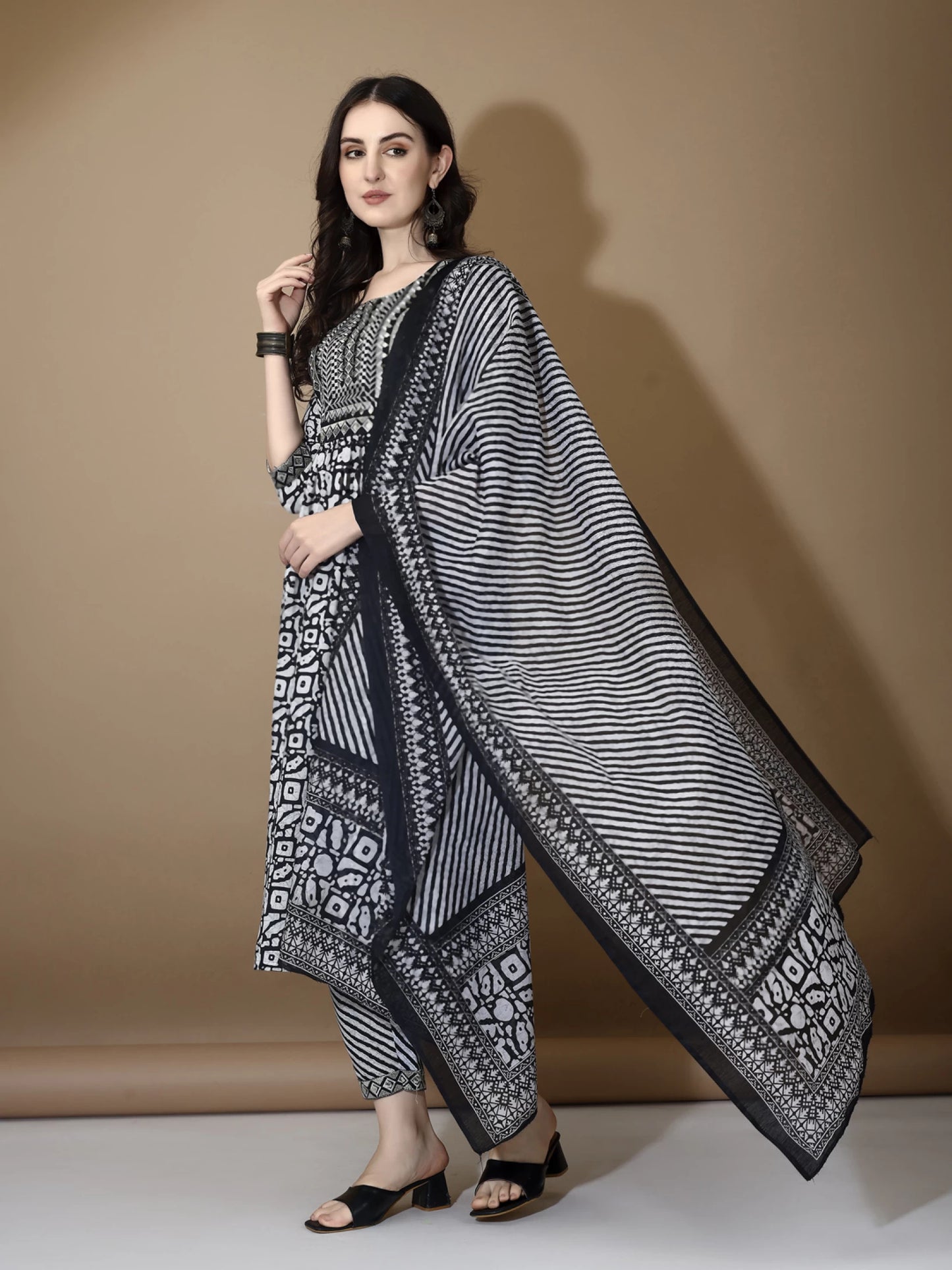 Women Viscose Rayon Kurta Pant Dupatta Set