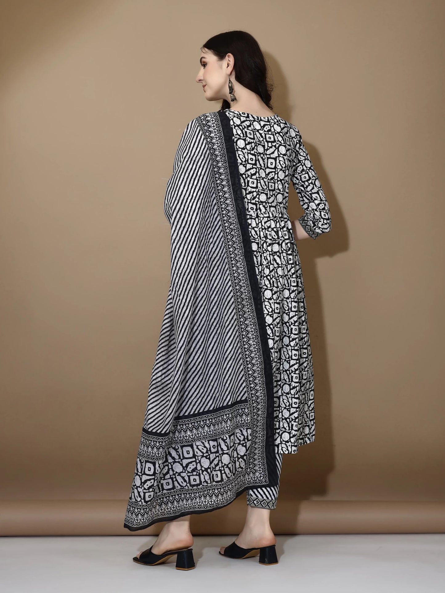 Women Viscose Rayon Kurta Pant Dupatta Set