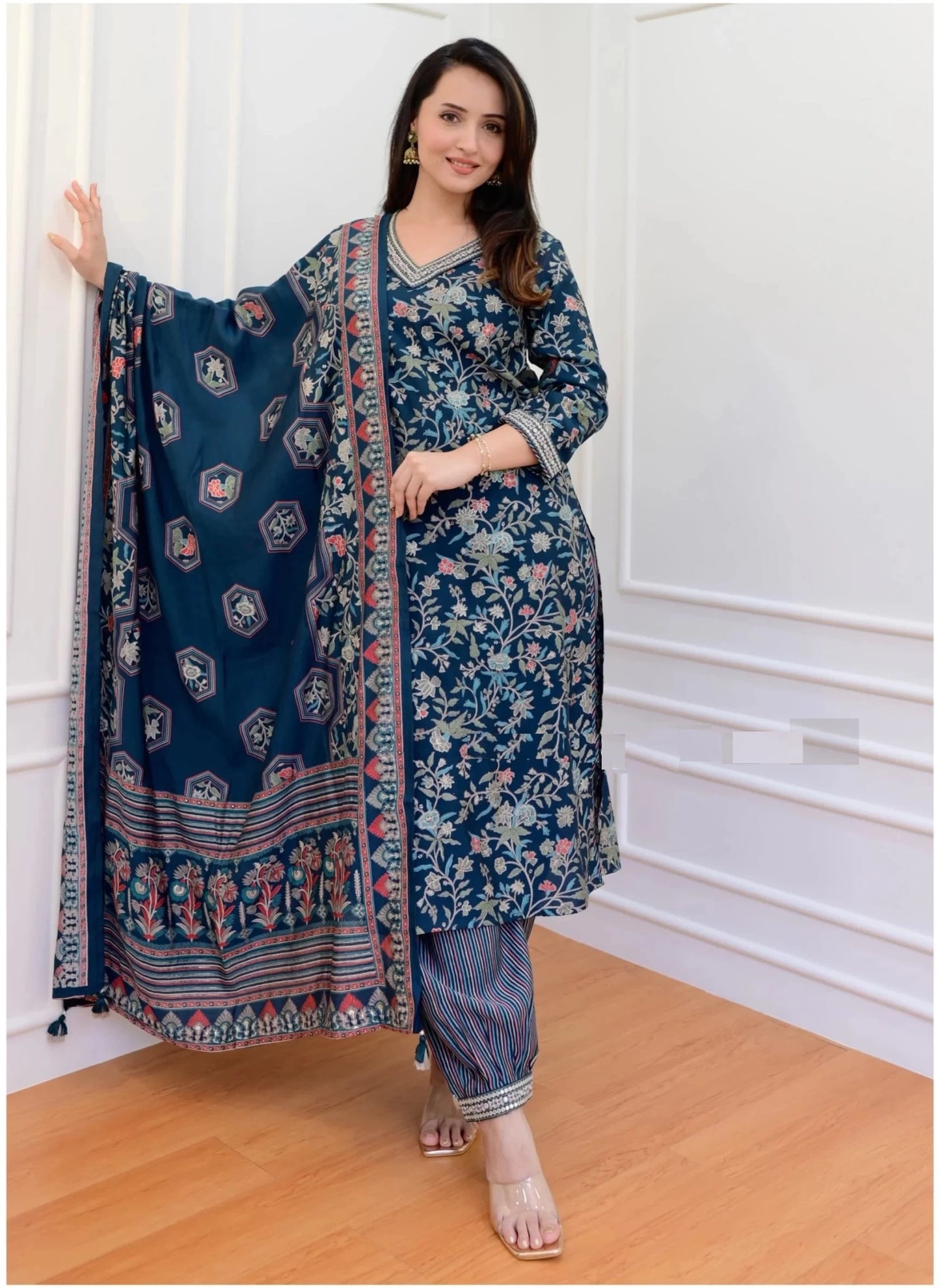 Women Viscose Rayon Kurta Pant Dupatta Set