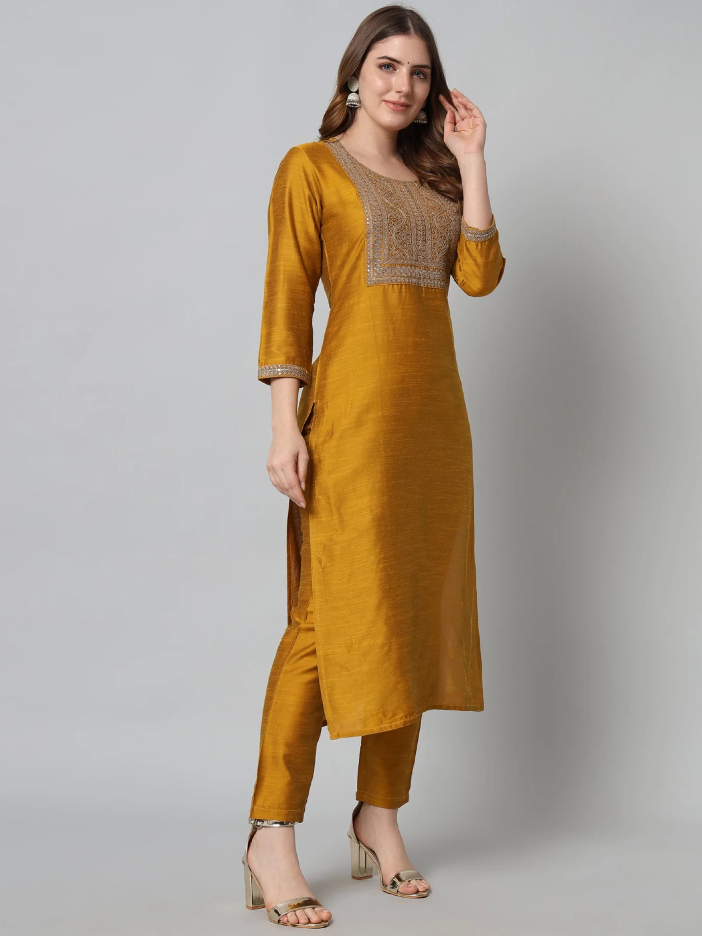 Women Silk Blend Kurta Pant Set