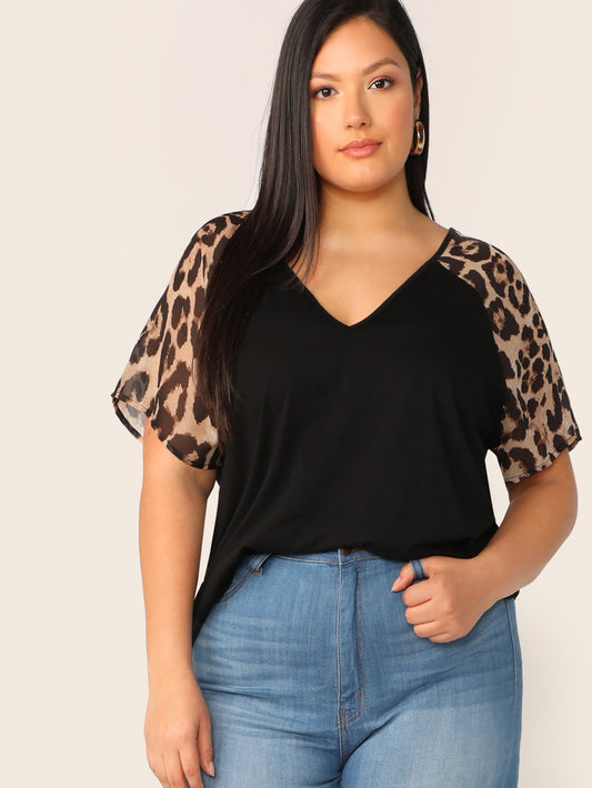 Plus V-neck Leopard Raglan Sleeve Top
