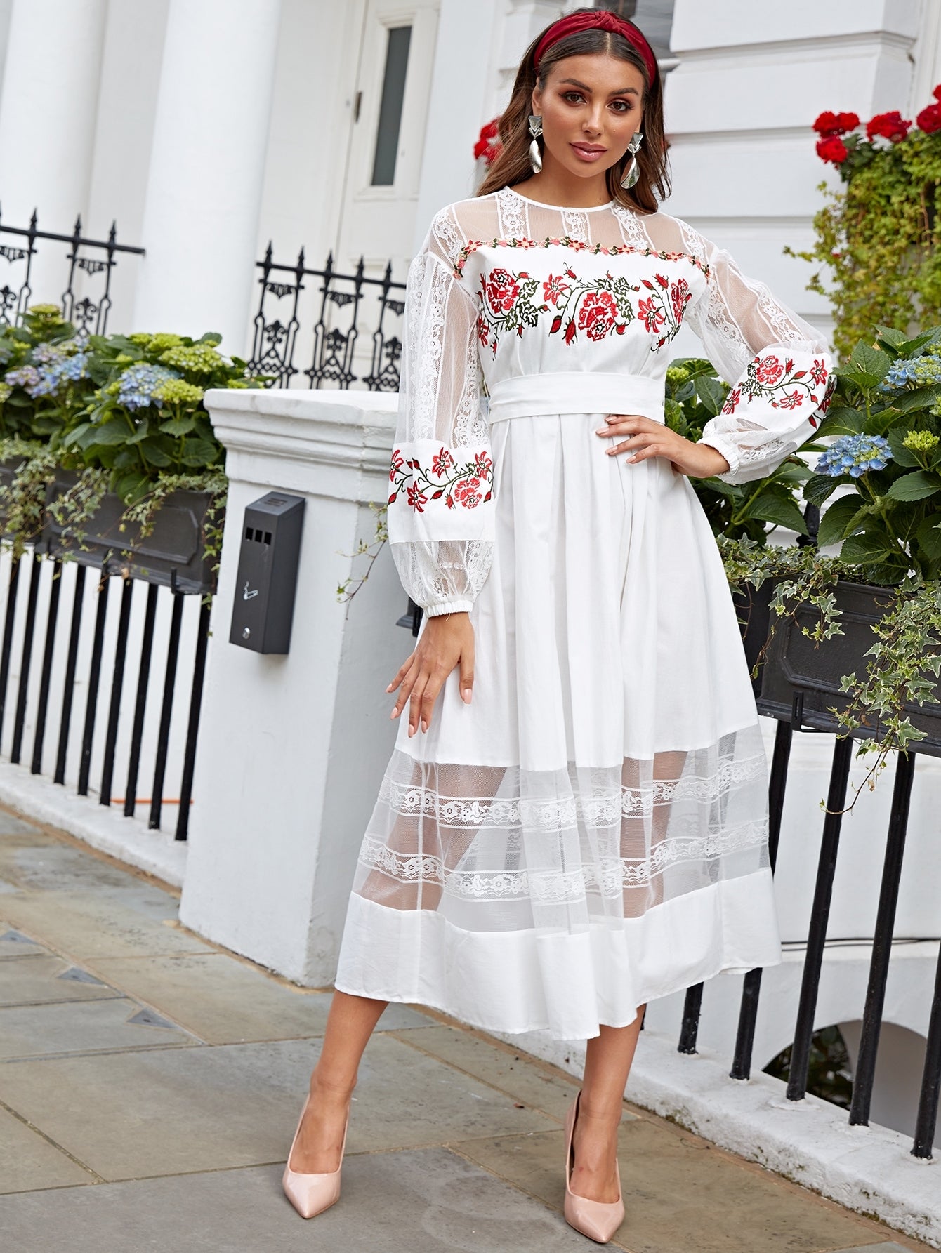 Lace Insert Lantern Sleeve Embroidered Dress With Belt
