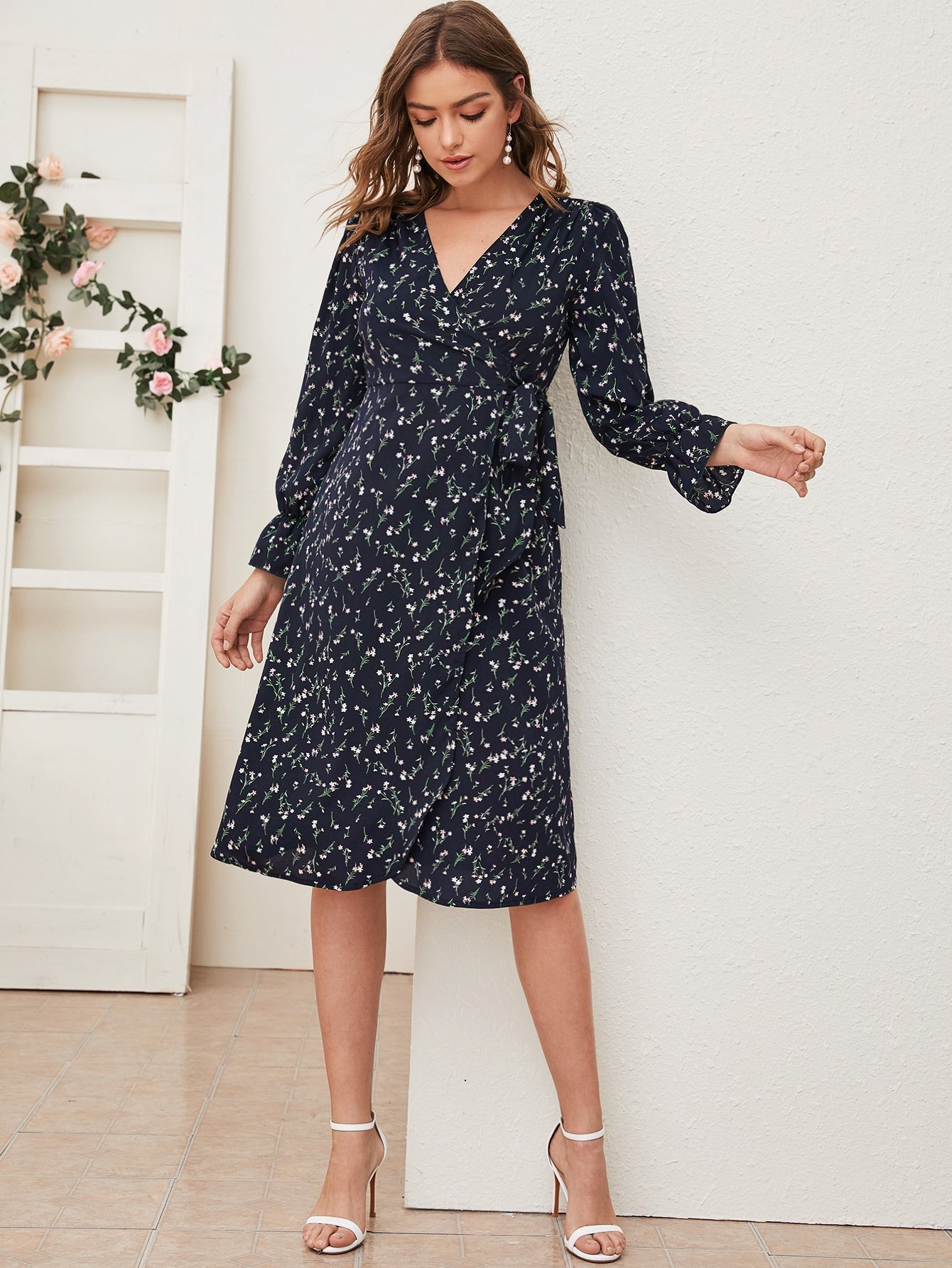 Ditsy Floral Print Knot Side Dress