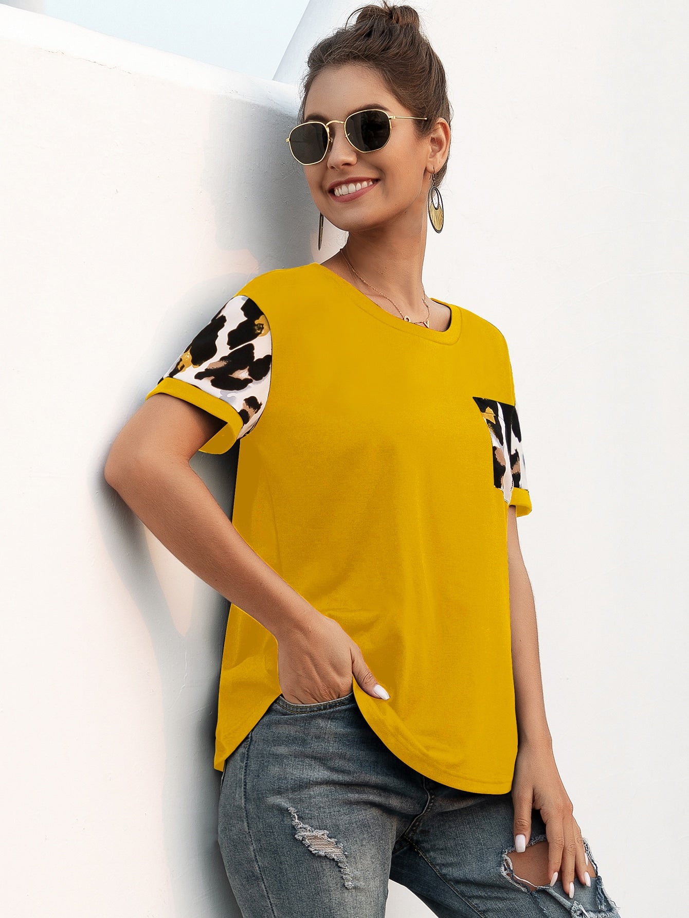 Colorblock Pocket Front Round Neck Tee