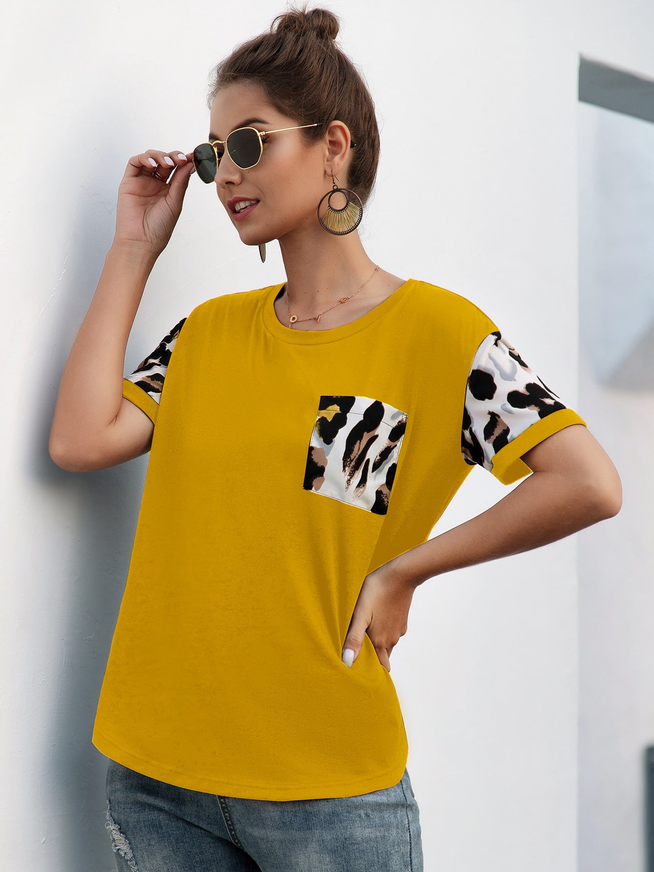 Colorblock Pocket Front Round Neck Tee