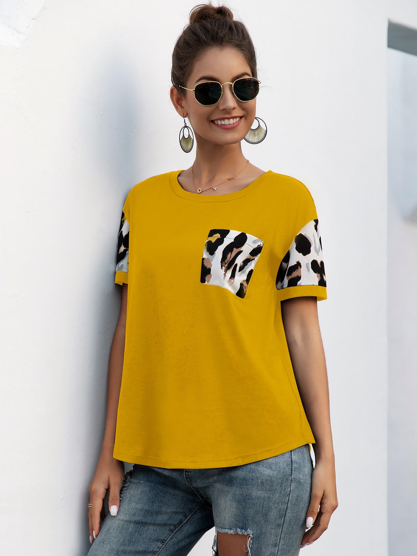 Colorblock Pocket Front Round Neck Tee