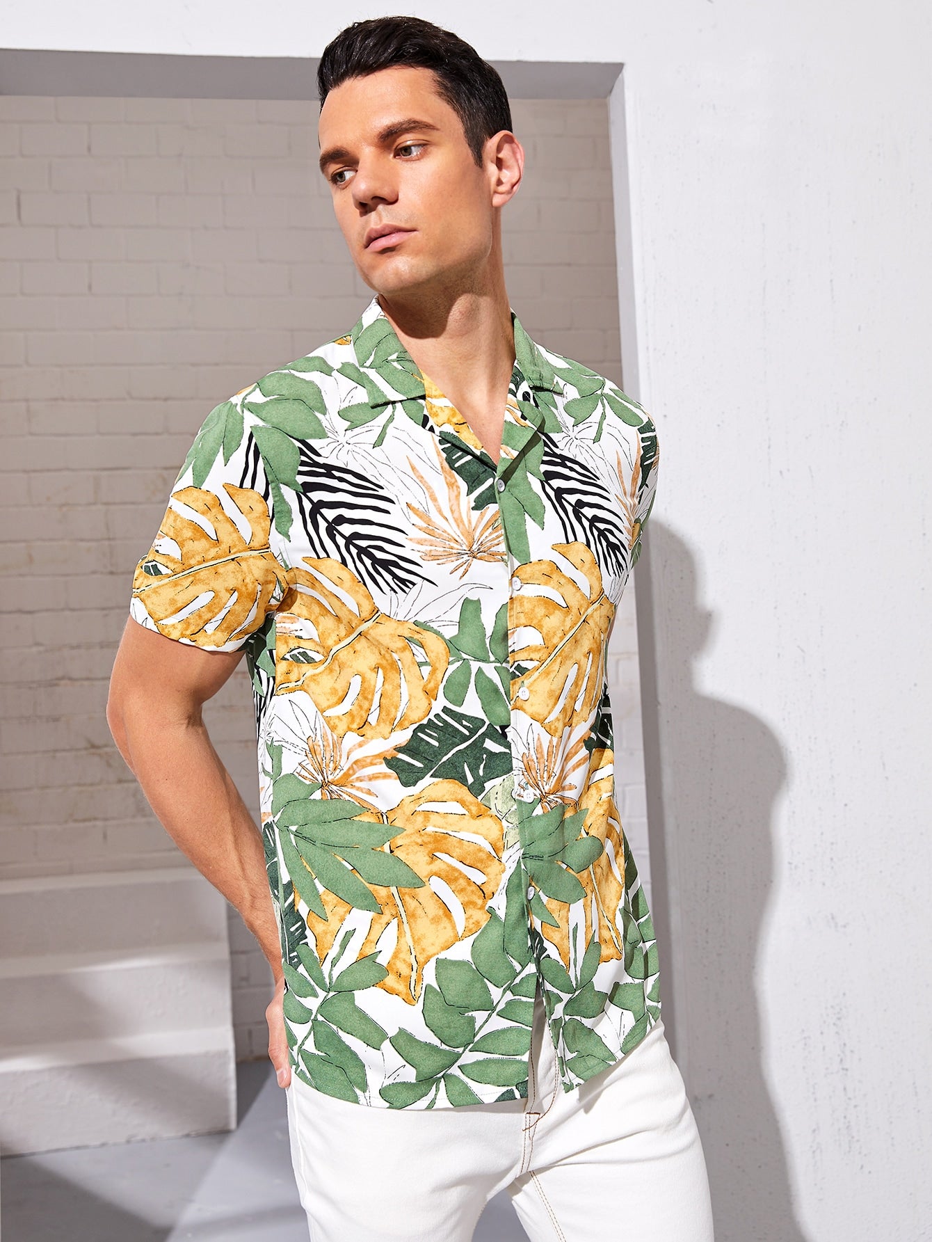 Men Button Front Tropical Print Shirt