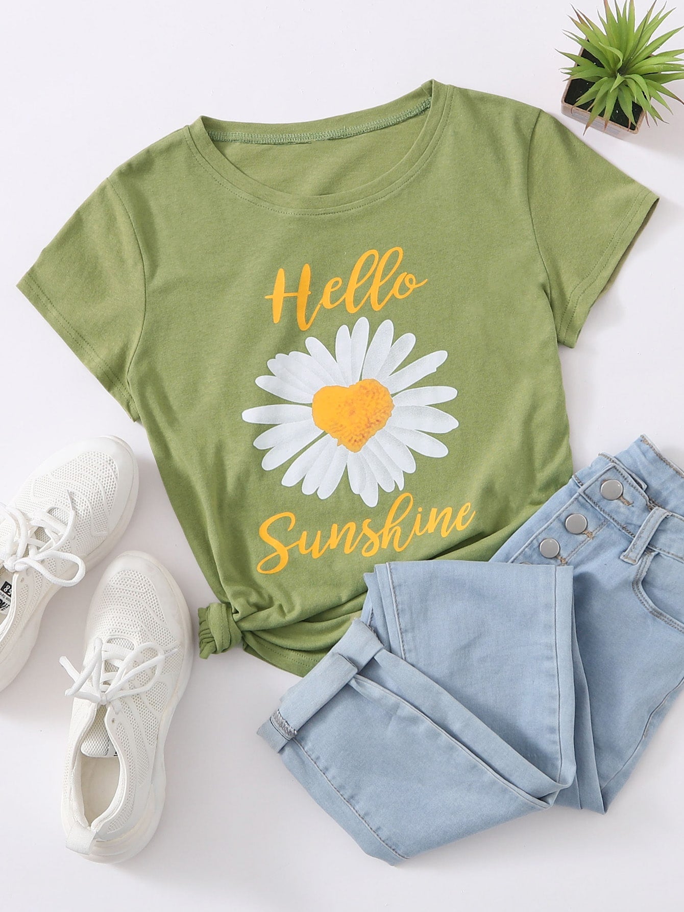 Daisy Print And Letter Print Tee