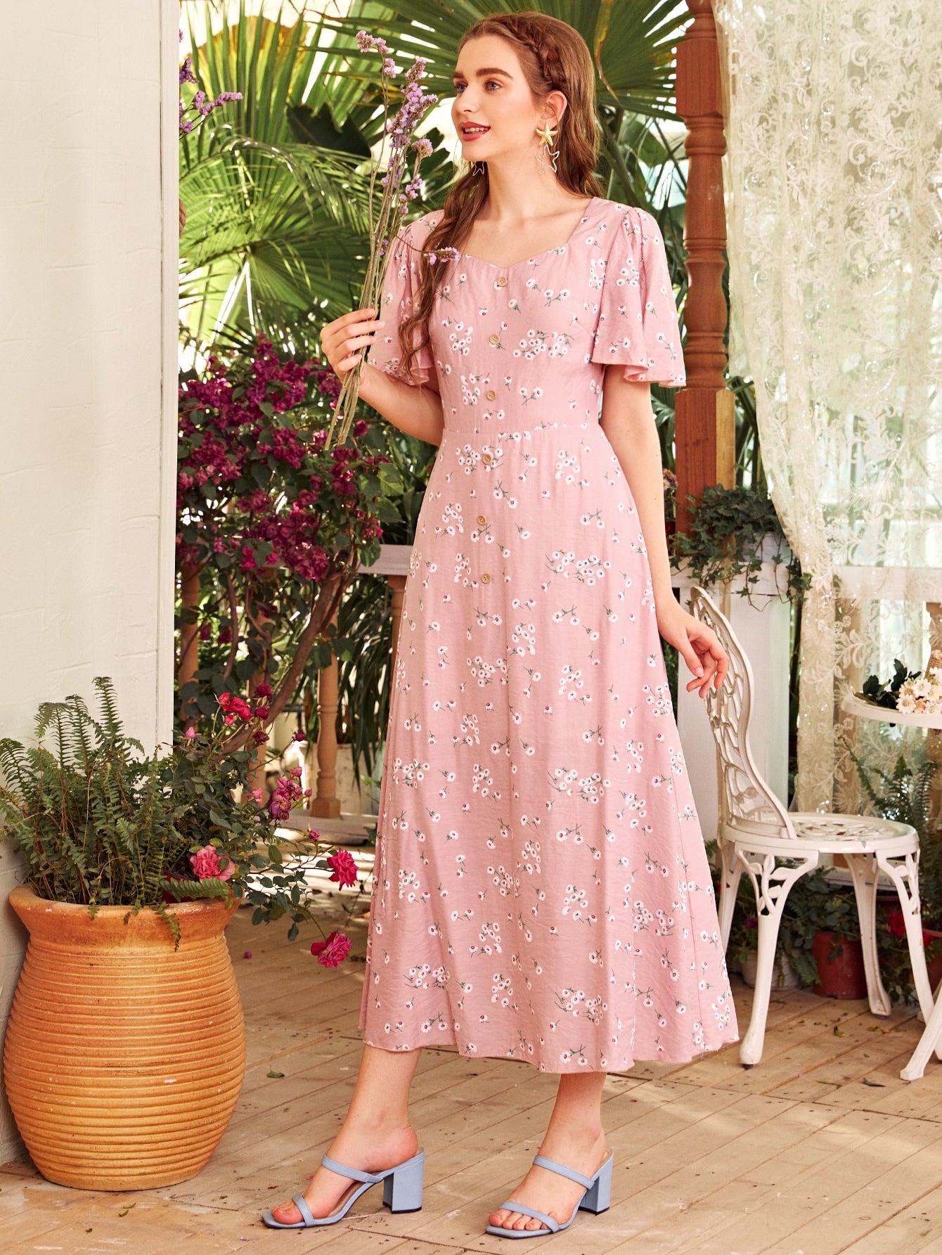 Ditsy Floral Print Sweetheart Neck Butterfly Sleeve Dress