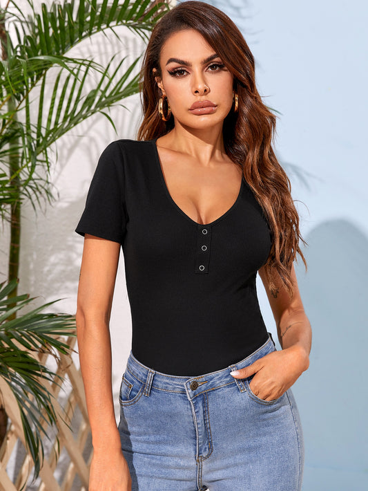 Press Buttoned Front Rib-knit Tee