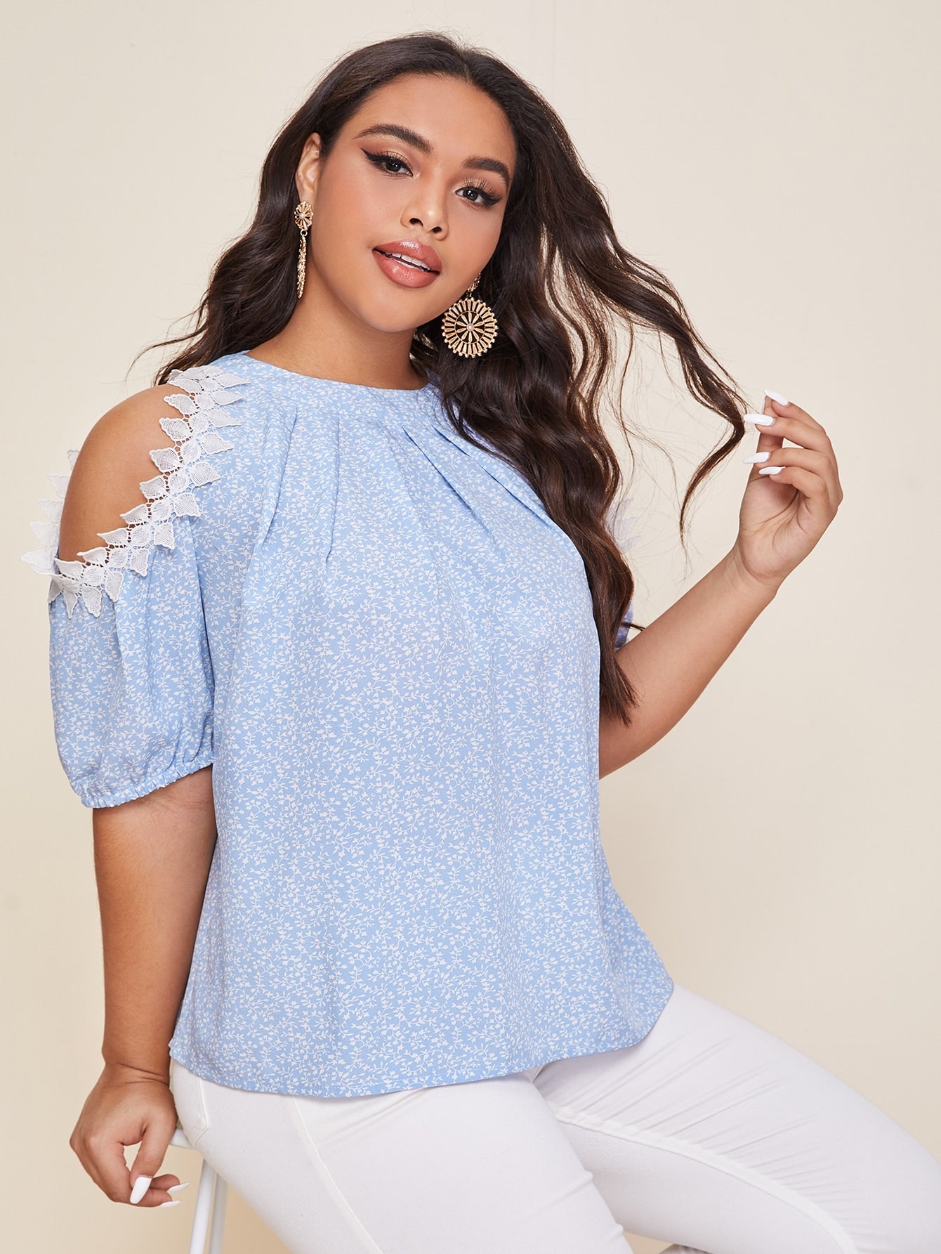 Plus Allover Plants Lace Trim Cold Shoulder Top