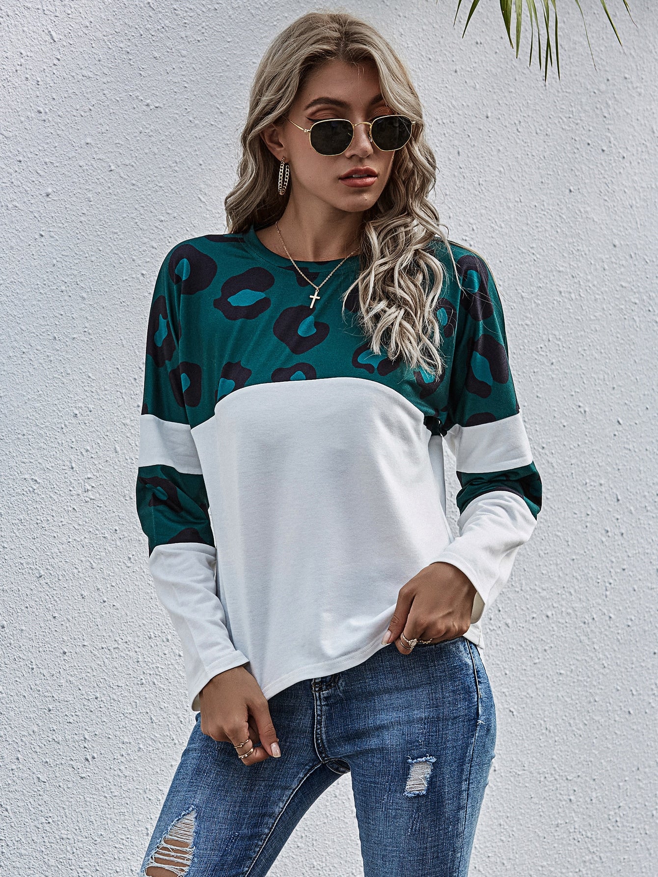 Contrast Graphic Panel Batwing Sleeve Tee