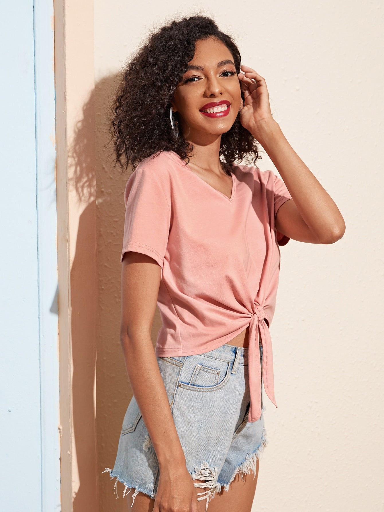 Solid Knot Hem V-Neck Tee