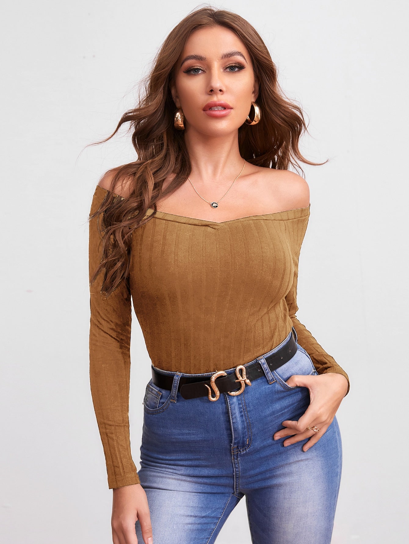 Off Shoulder Solid Form Fitted Tee