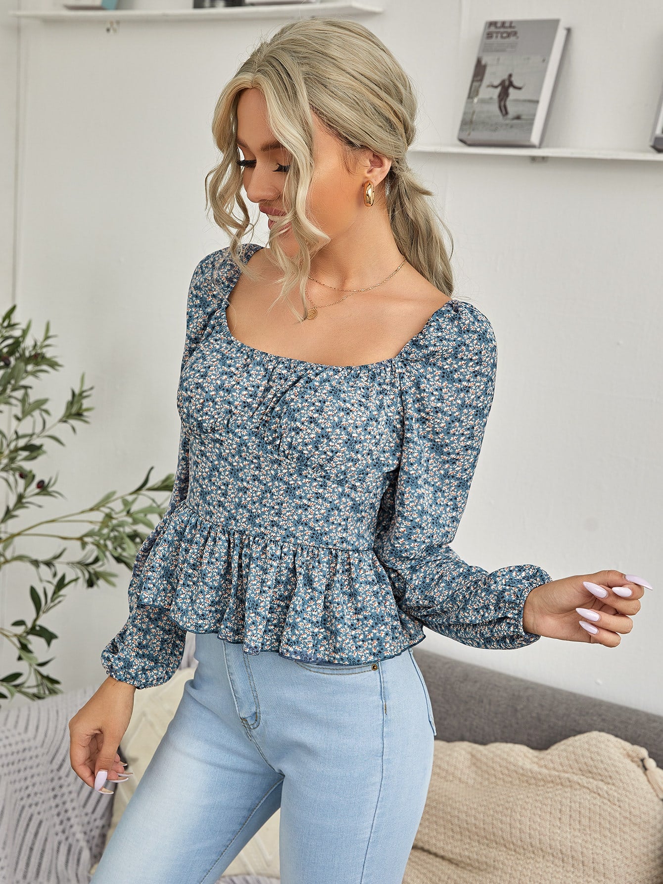 Ruched Bust Ditsy Floral Peplum Top