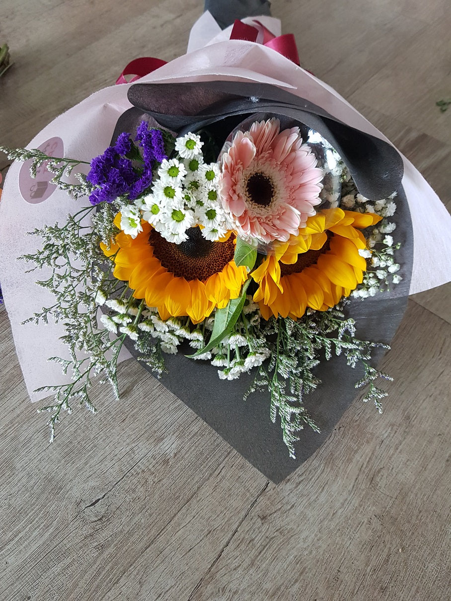 Ayna - 2 Sunflower, 1 Gerbera Bouquet Mix | Amy's Cart Singapore